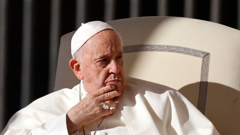 Crisis en la Iglesia Católica | se destapa el secreto de los escándalos sexuales y financieros: piden medidas urgentes