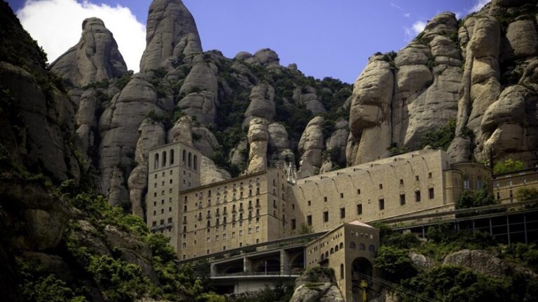 Primera condena por pederastia a un monje de Montserrat: acepta dos años de cárcel por abusos sexuales